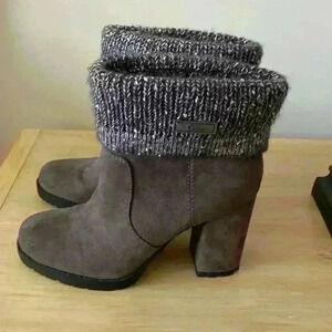 Womens boots worn one time